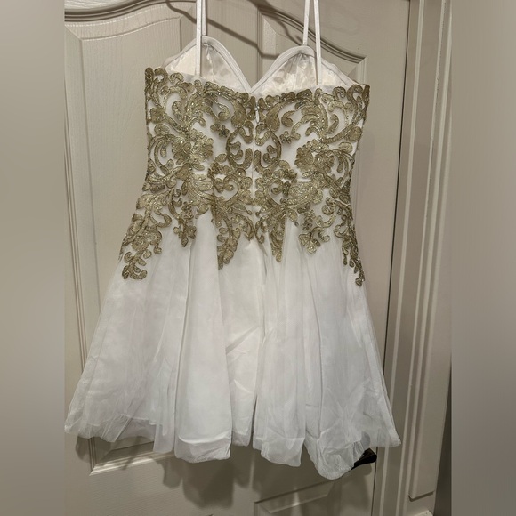 Bee Darling Formal size 9/10 - Picture 2 of 3